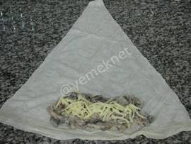 Beşamel Soslu Mantarlı Börek